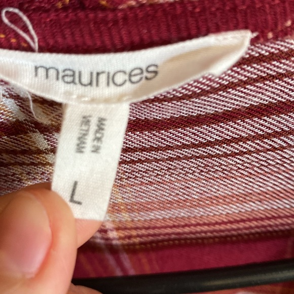Maurices plaid flannel cardigan EUC - Picture 3 of 4